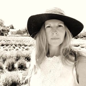 Meet your Posher, Rebecca